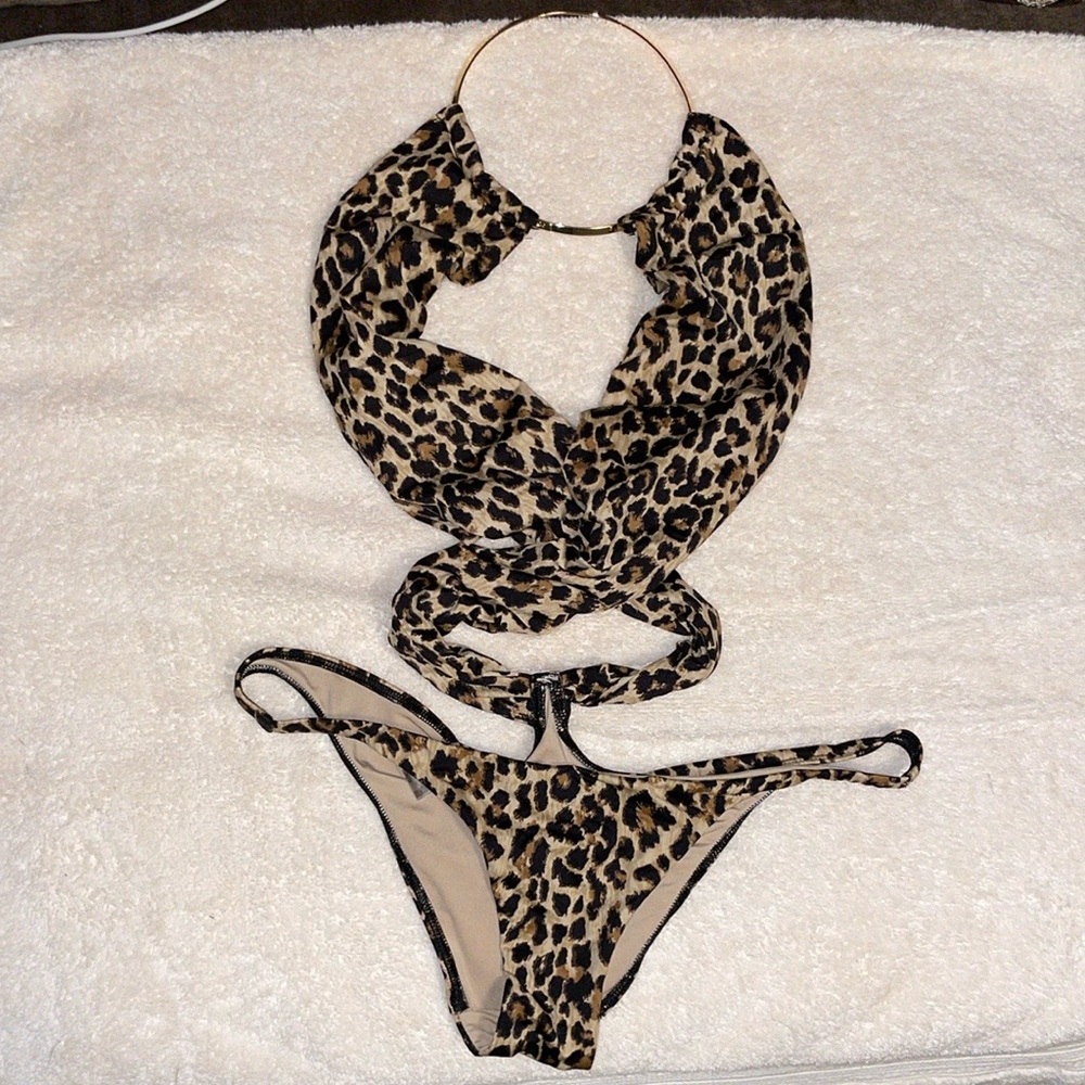 Victoria’s Secret Leopard Print Halter Bikini XS - Picture 3 of 5